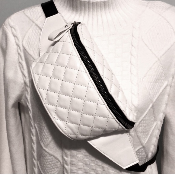 NWT White Chest/Waist Bag - Picture 1 of 2
